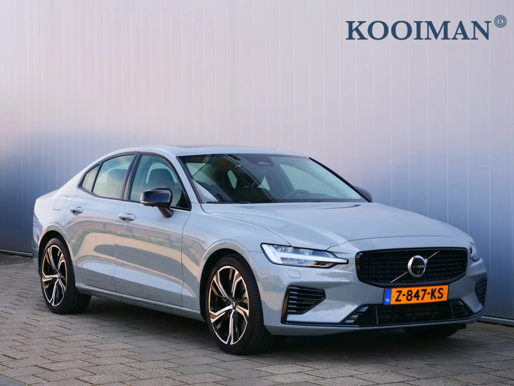 Volvo S60 (2024) — foto 1