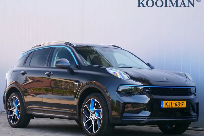 Lynk & Co 01 (2023)