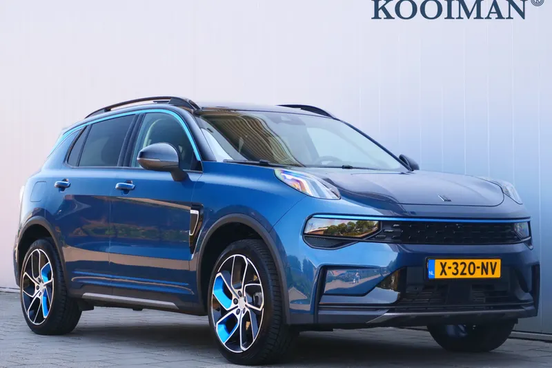 Lynk & Co 01 (2022)