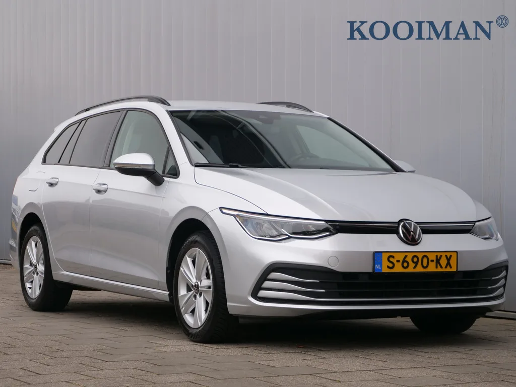 Volkswagen Golf (2021) — foto 1