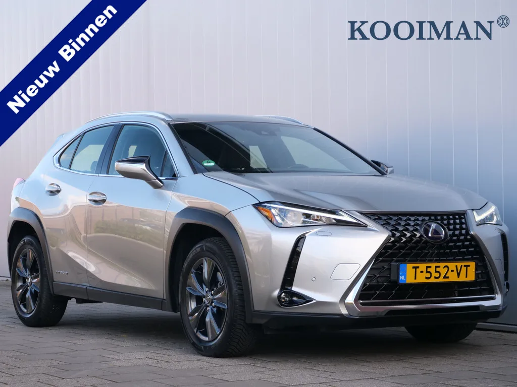 Lexus UX (2022) — foto 1