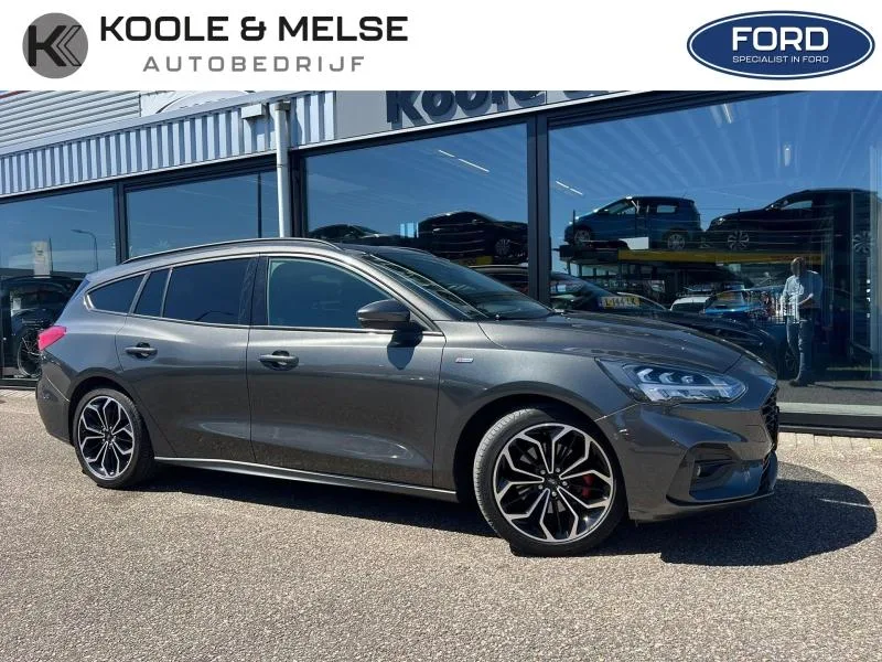 Ford Focus (2022) — foto 1