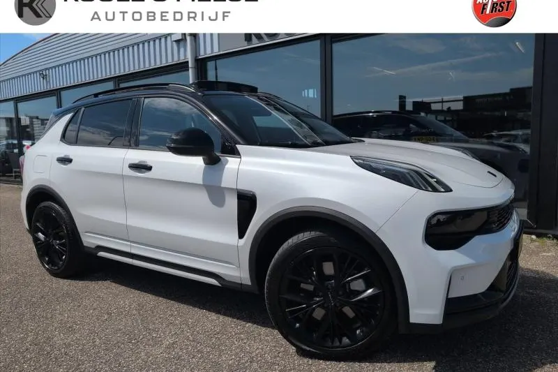 Lynk & Co 01 (2025)