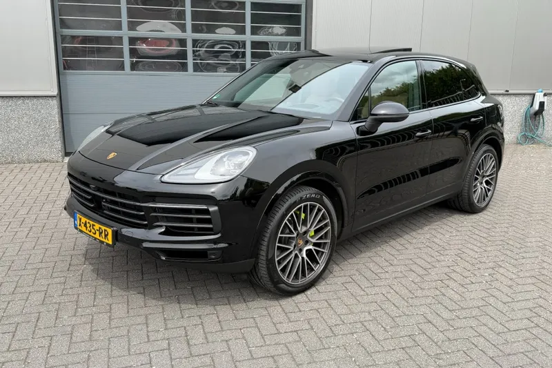 Porsche Cayenne (2023)