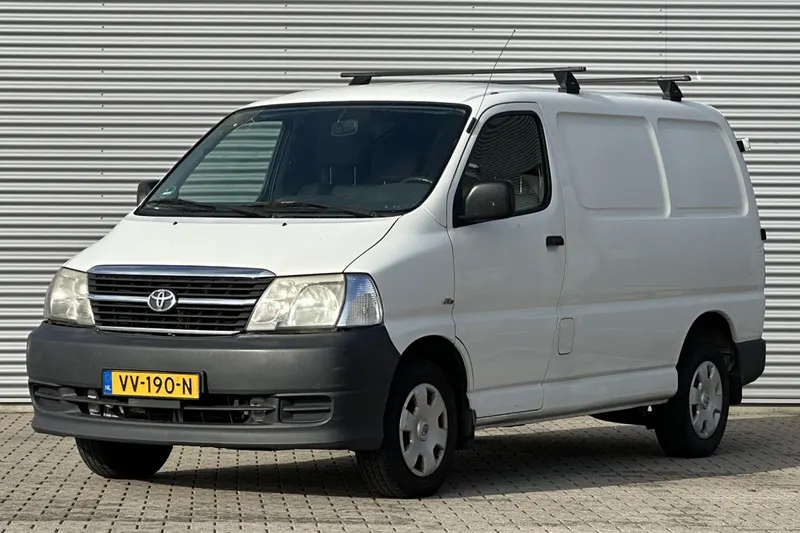 Toyota HiAce (2010)
