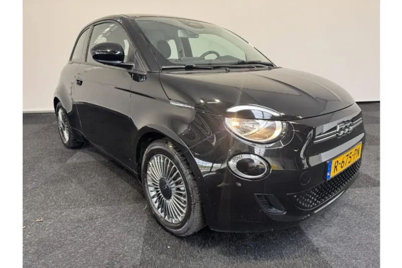 Fiat 500 (2022)
