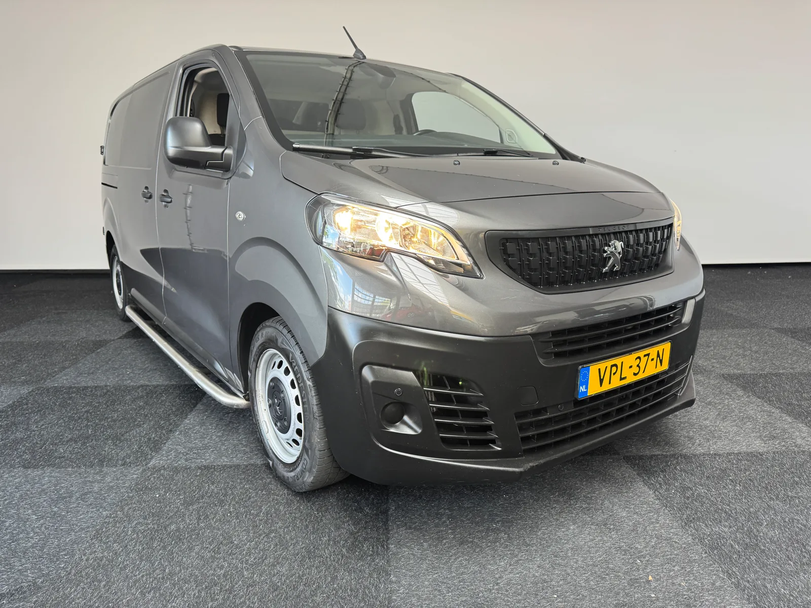 Peugeot Expert (2022) — foto 1
