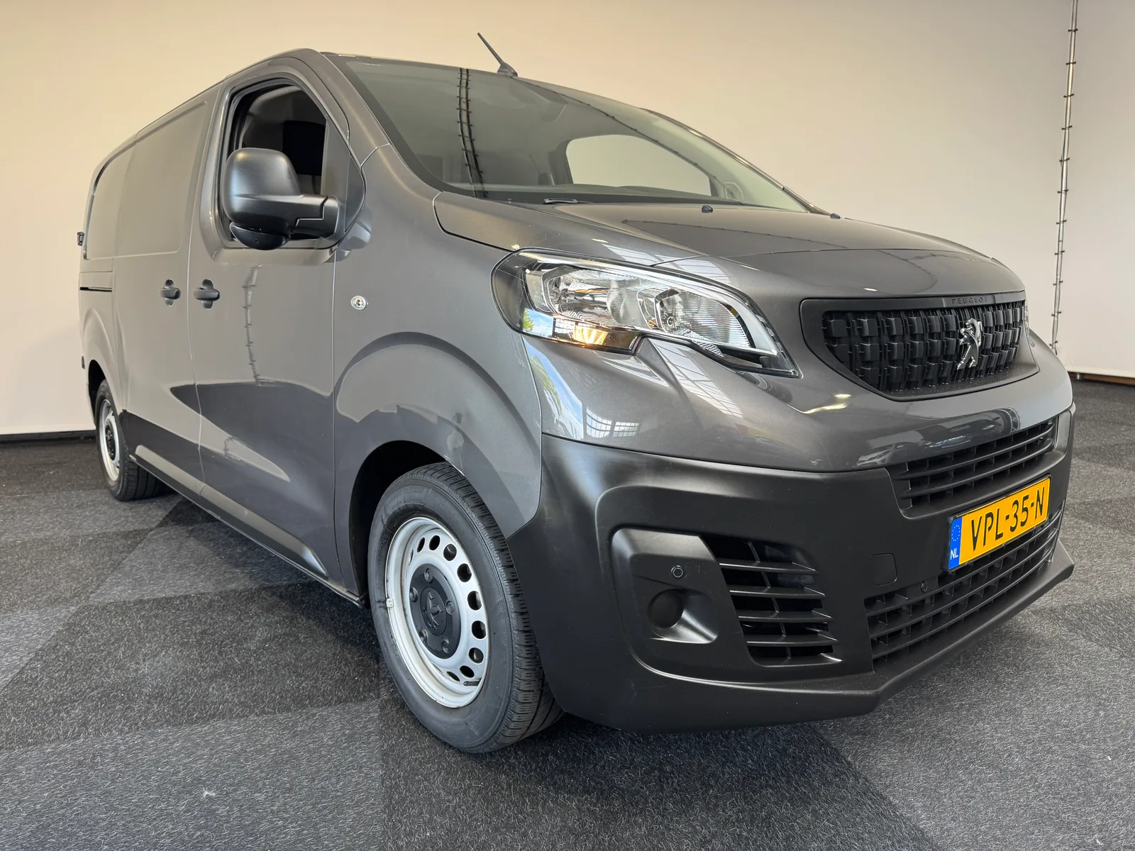 Peugeot Expert (2022) — foto 1