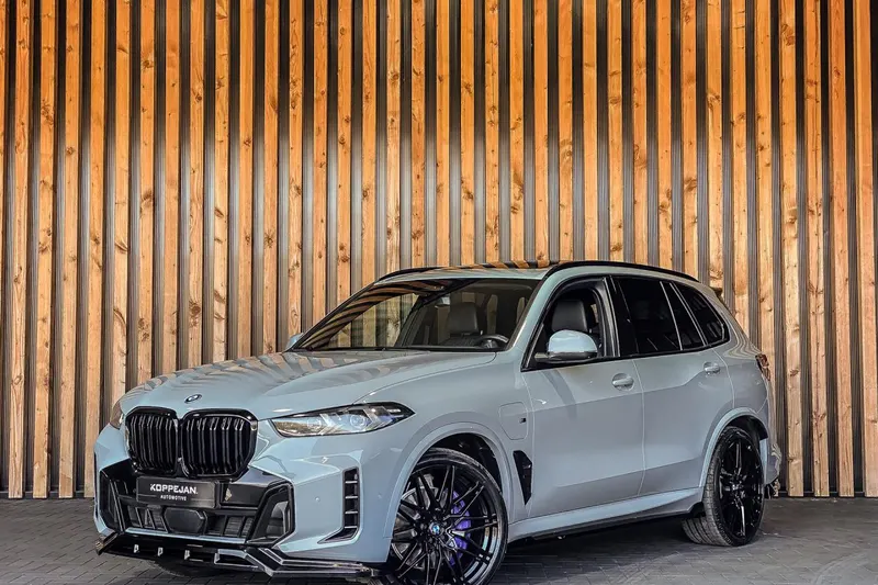 BMW X5 (2023)