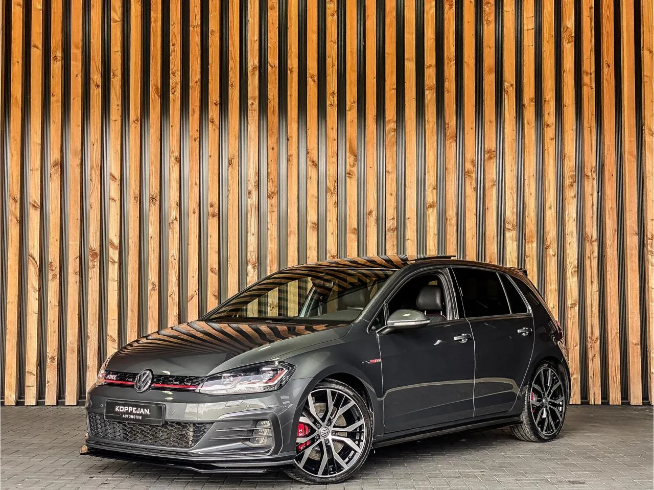 Volkswagen Golf (2018) — foto 1