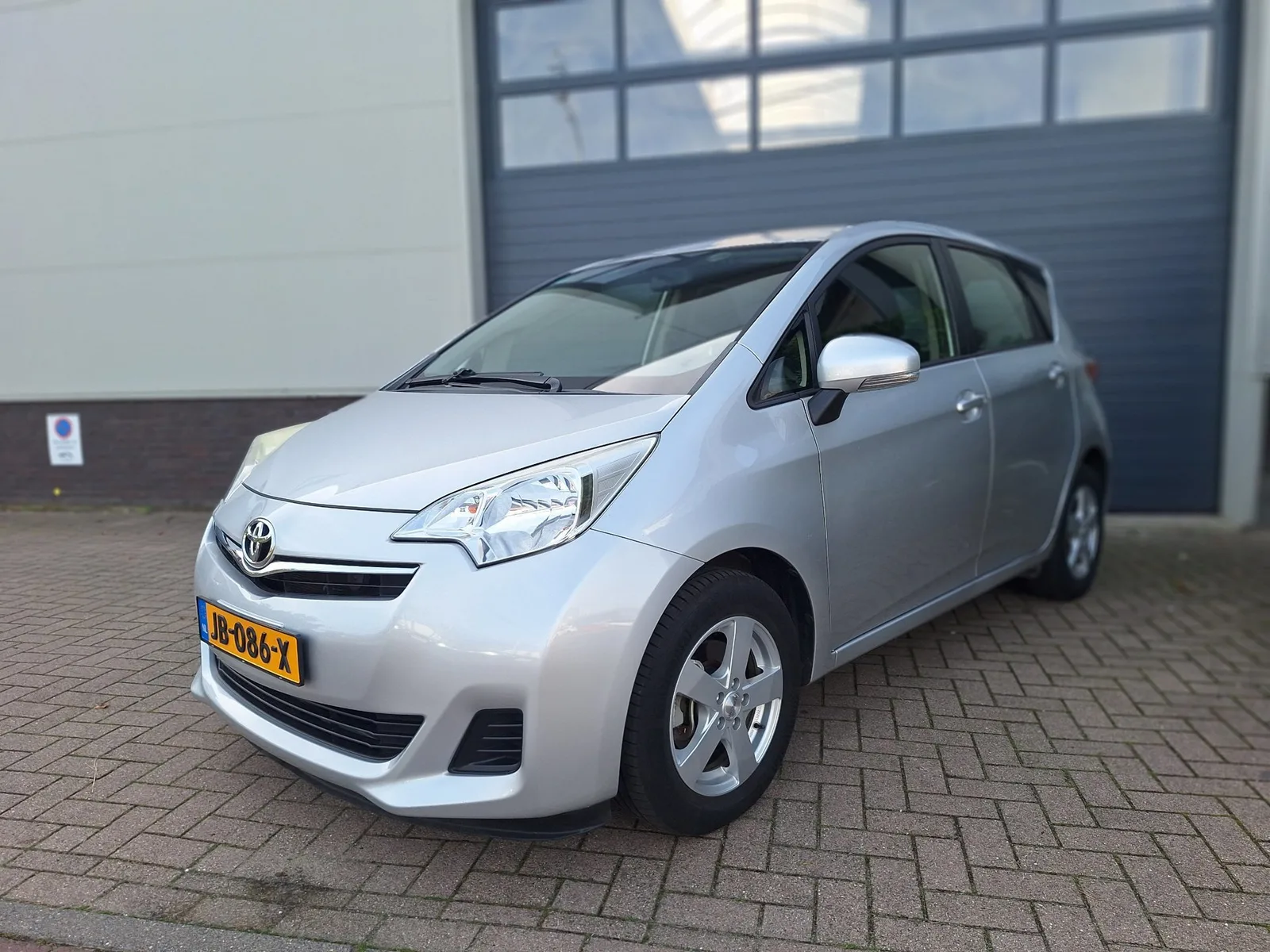 Toyota Verso (2013) — foto 1
