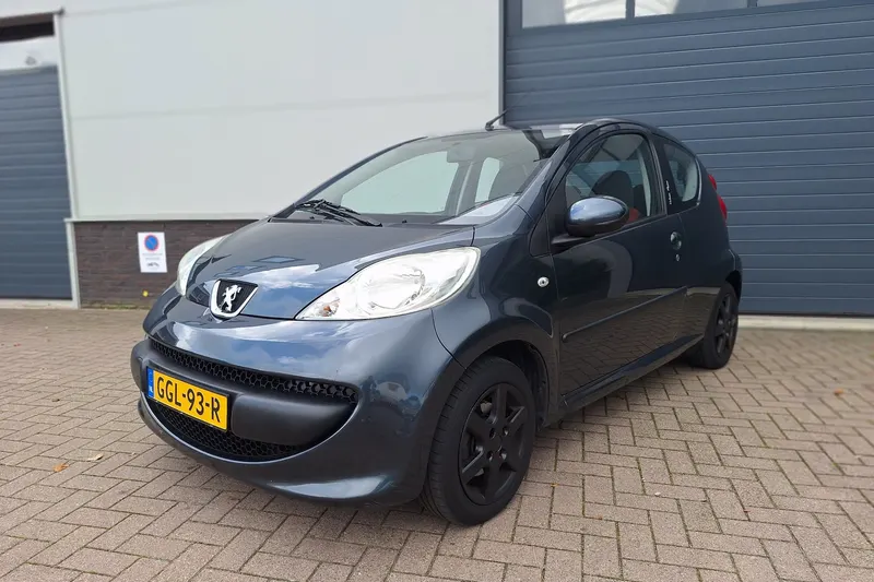 Peugeot 107 (2008)