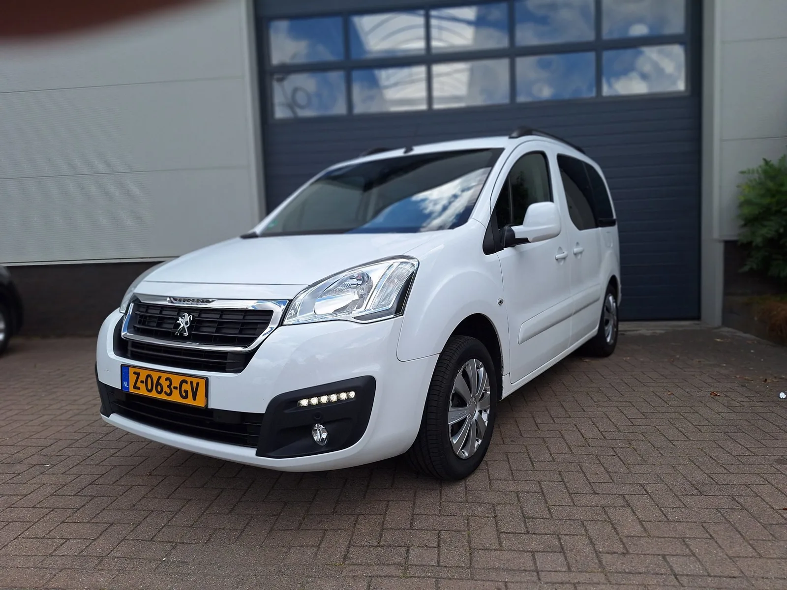 Peugeot Partner (2016) — foto 1