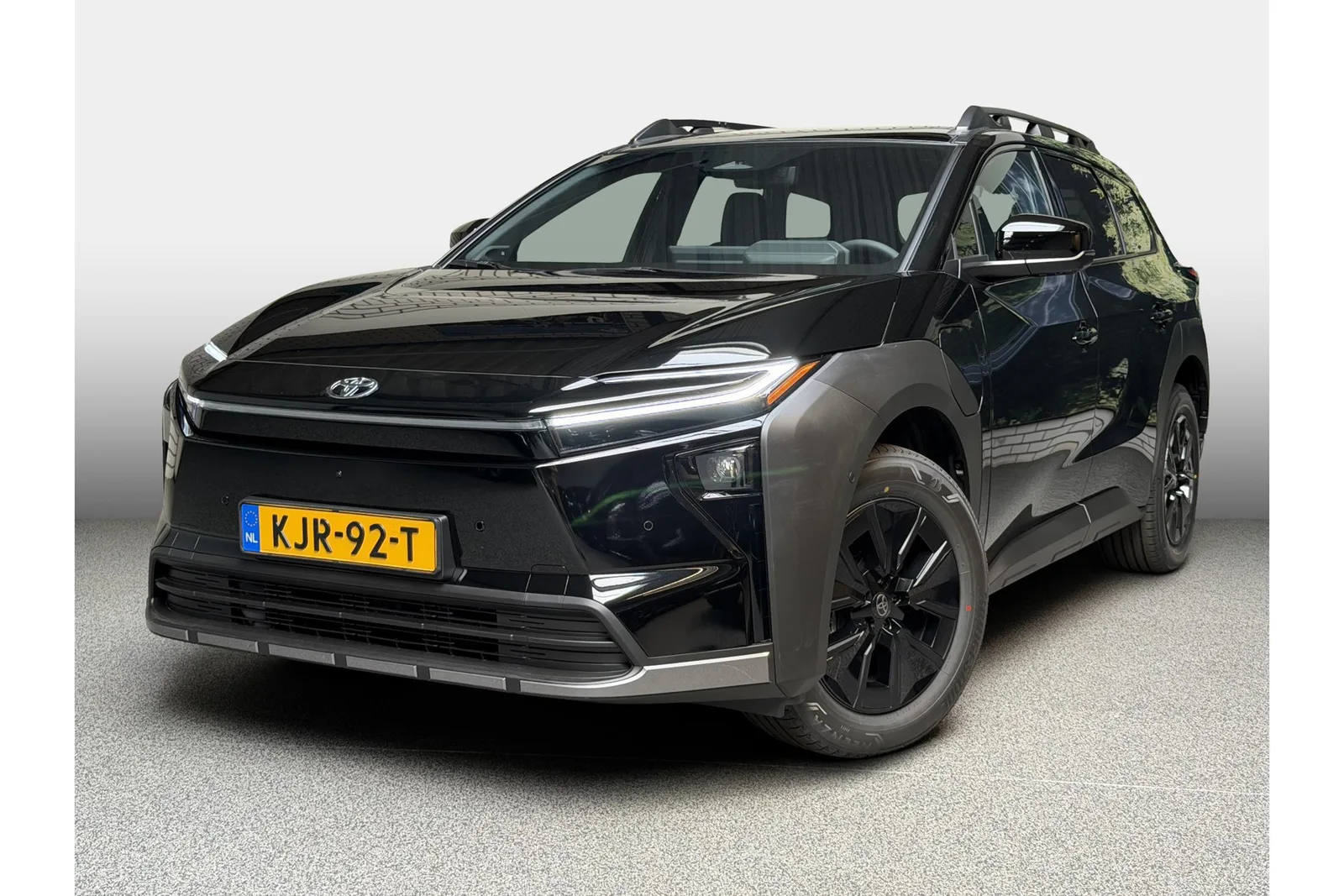 Toyota bZ4X (2026) — foto 1