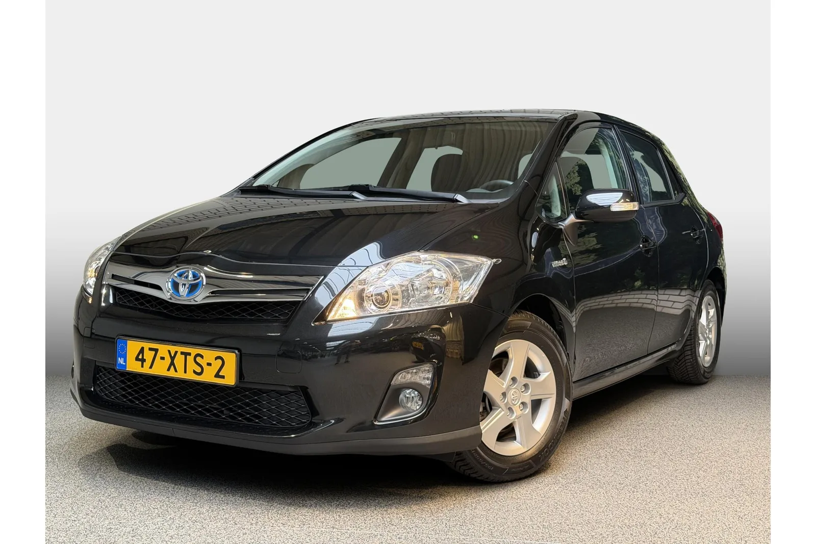 Toyota Auris (2012) — foto 1