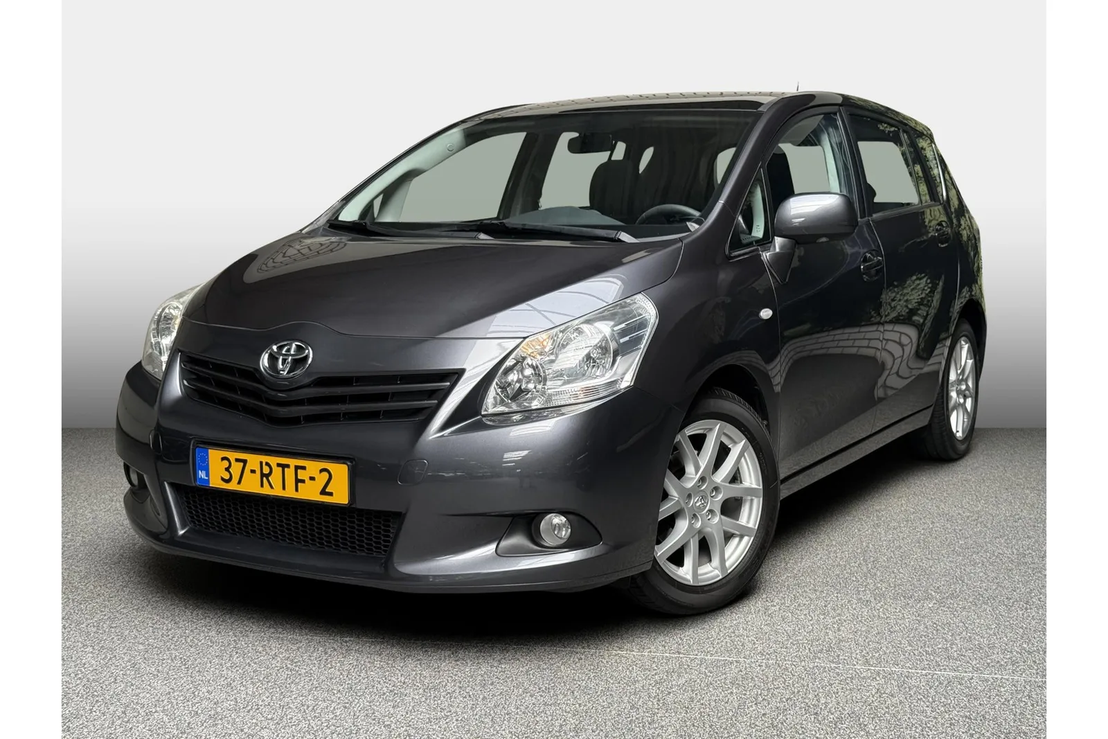 Toyota Verso (2011) — foto 1