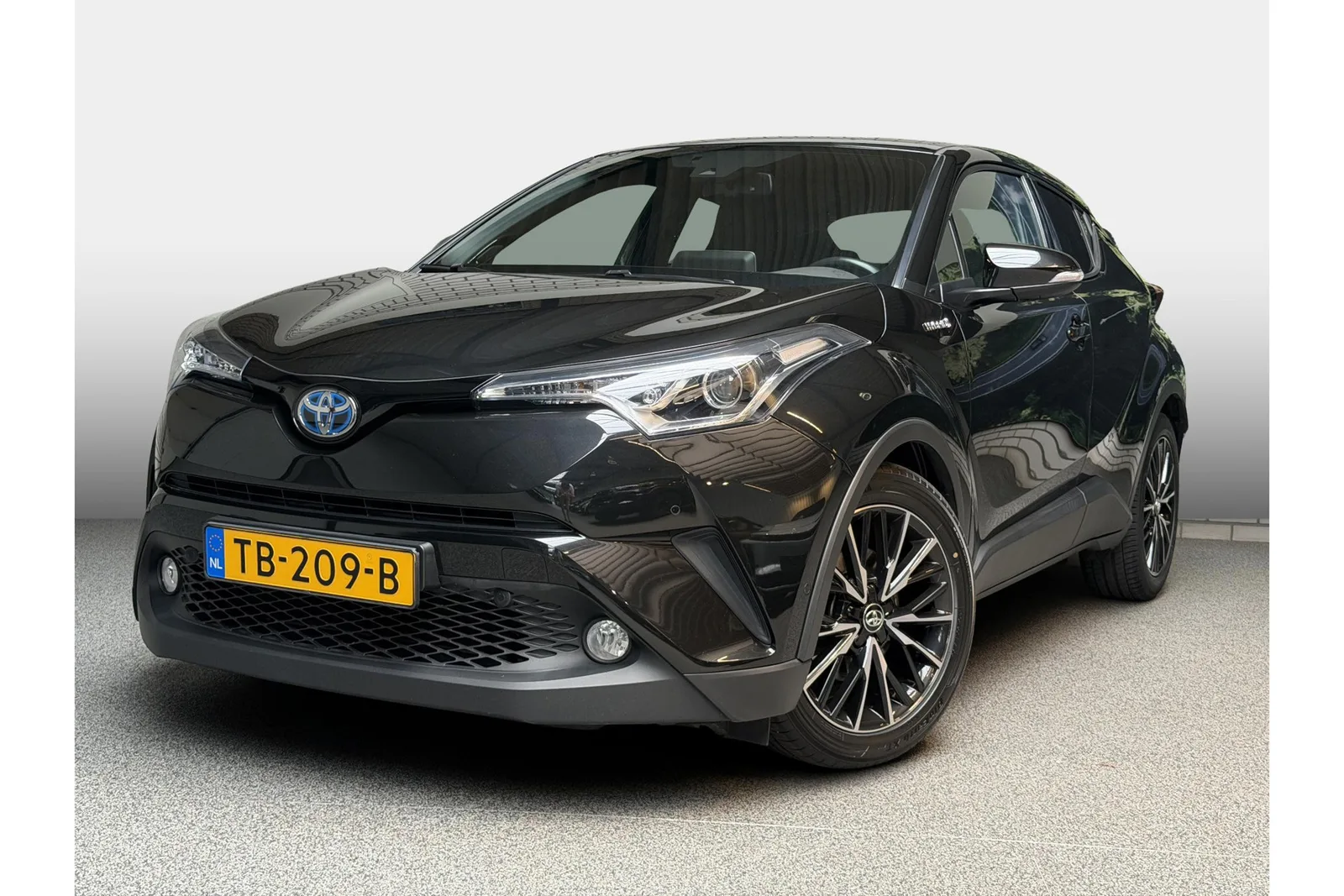 Toyota C-HR (2018) — foto 1