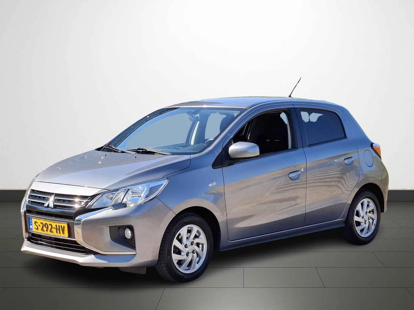 Mitsubishi Space Star (2023) — foto 1