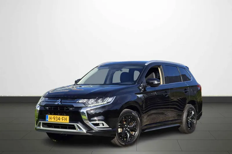 Mitsubishi Outlander (2020)