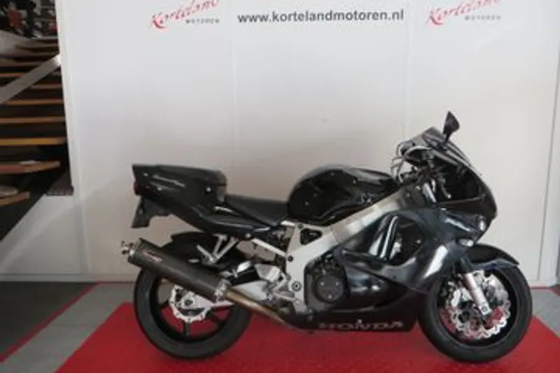 Honda CBR 900 RR Fireblade (1998)