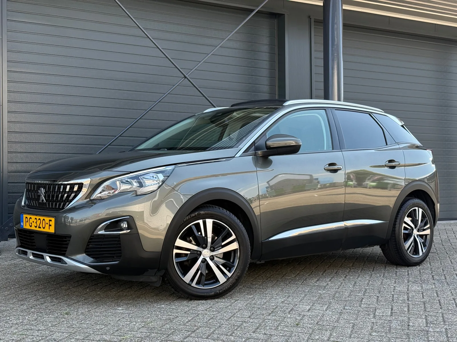 Peugeot 3008 (2017) — foto 1