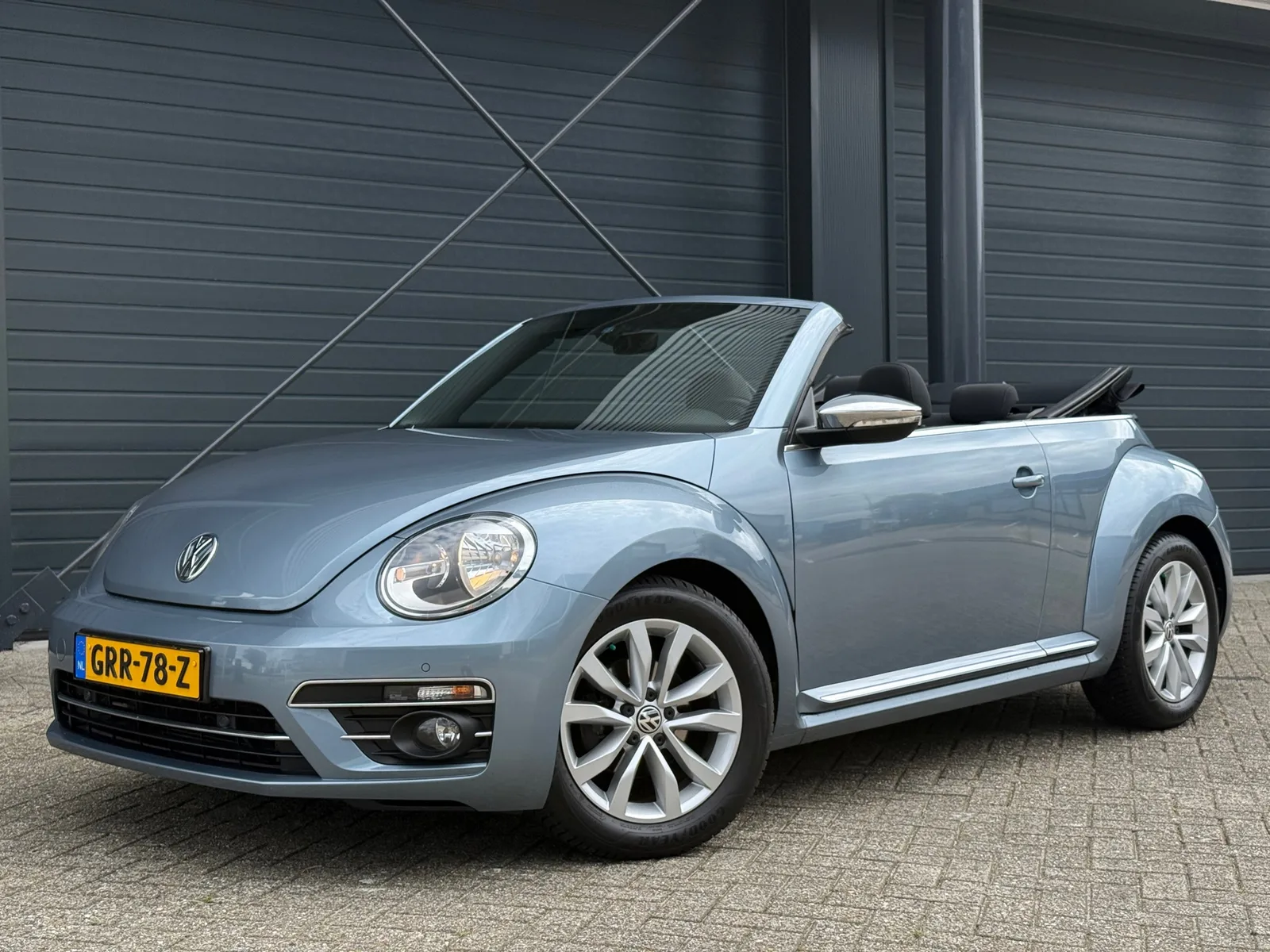 Volkswagen Beetle (2018) — foto 1