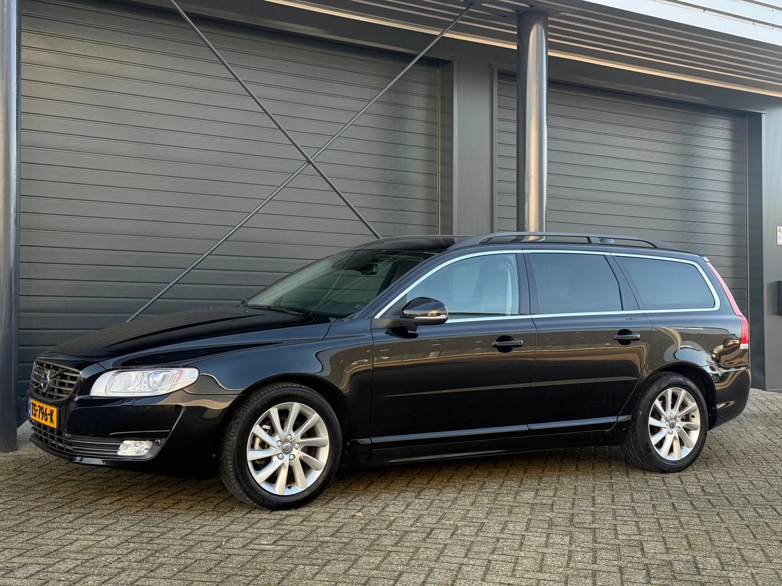 Volvo V70 (2015) — foto 1