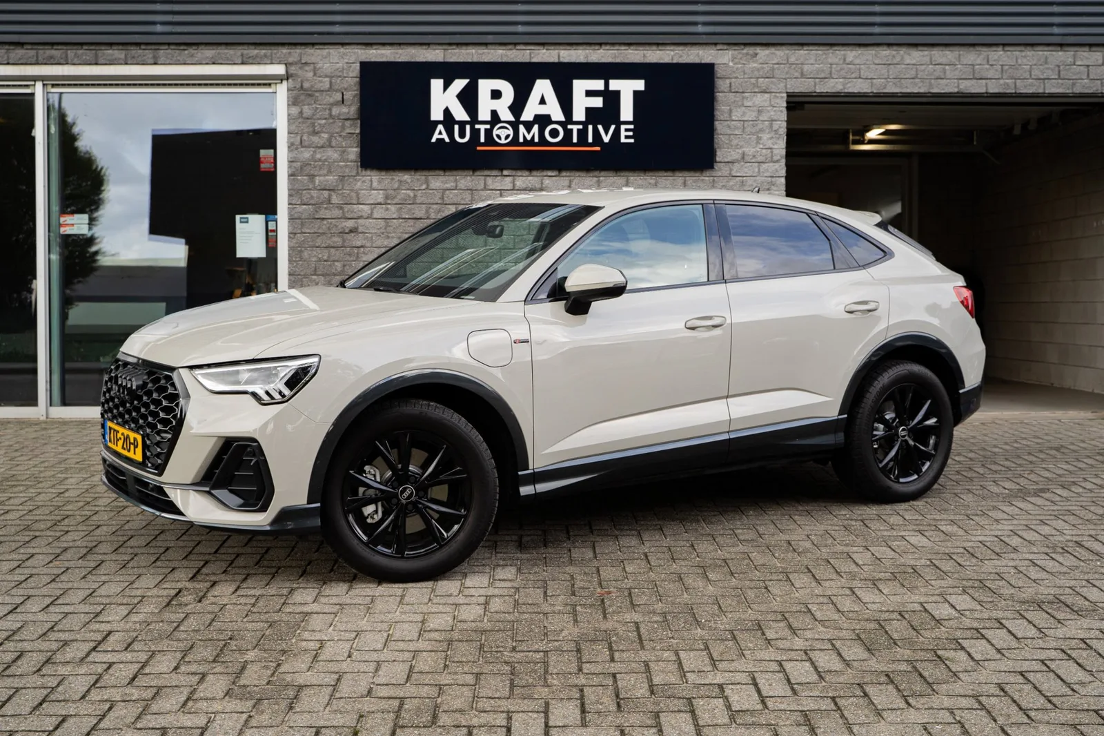 Audi Q3 Sportback (2023) — foto 1