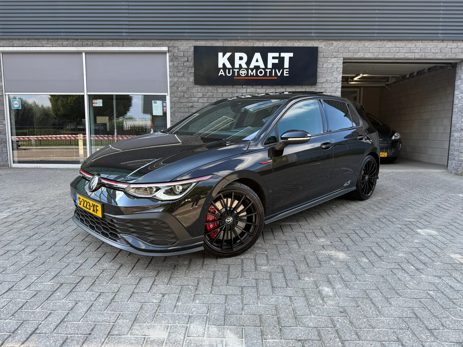 Volkswagen Golf (2022) — foto 1