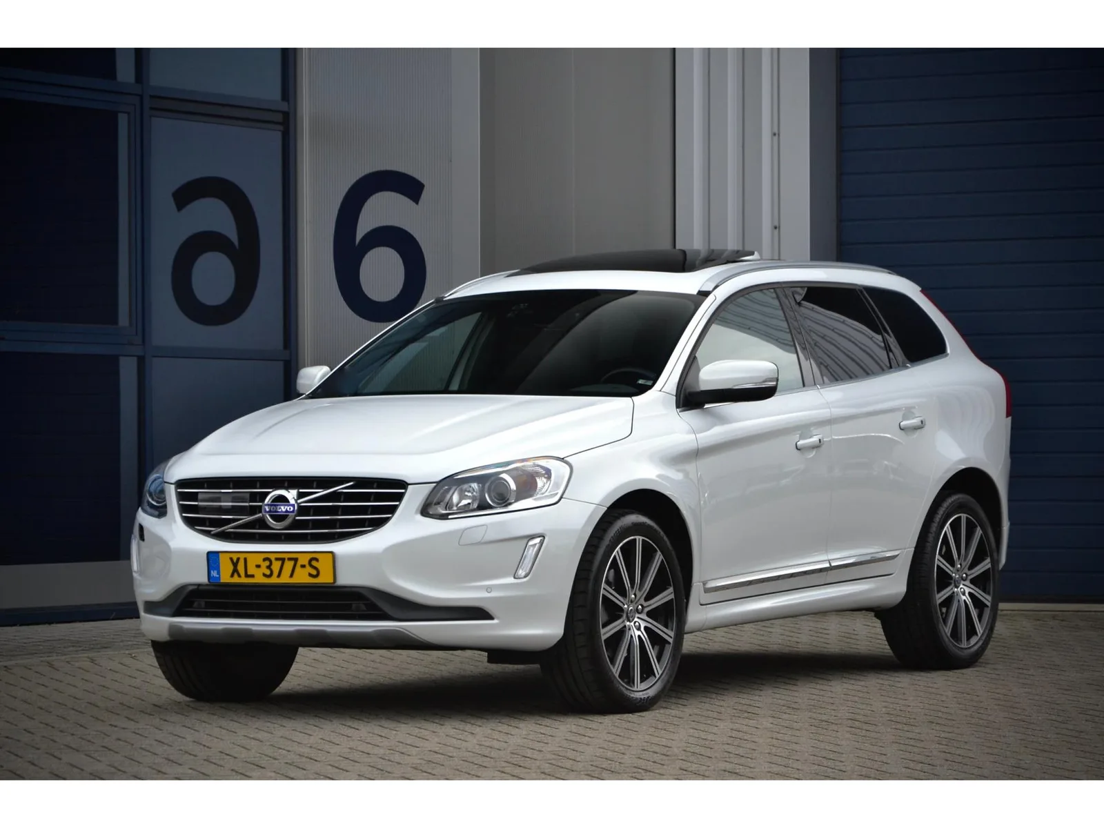 Volvo XC60 (2017) — foto 1