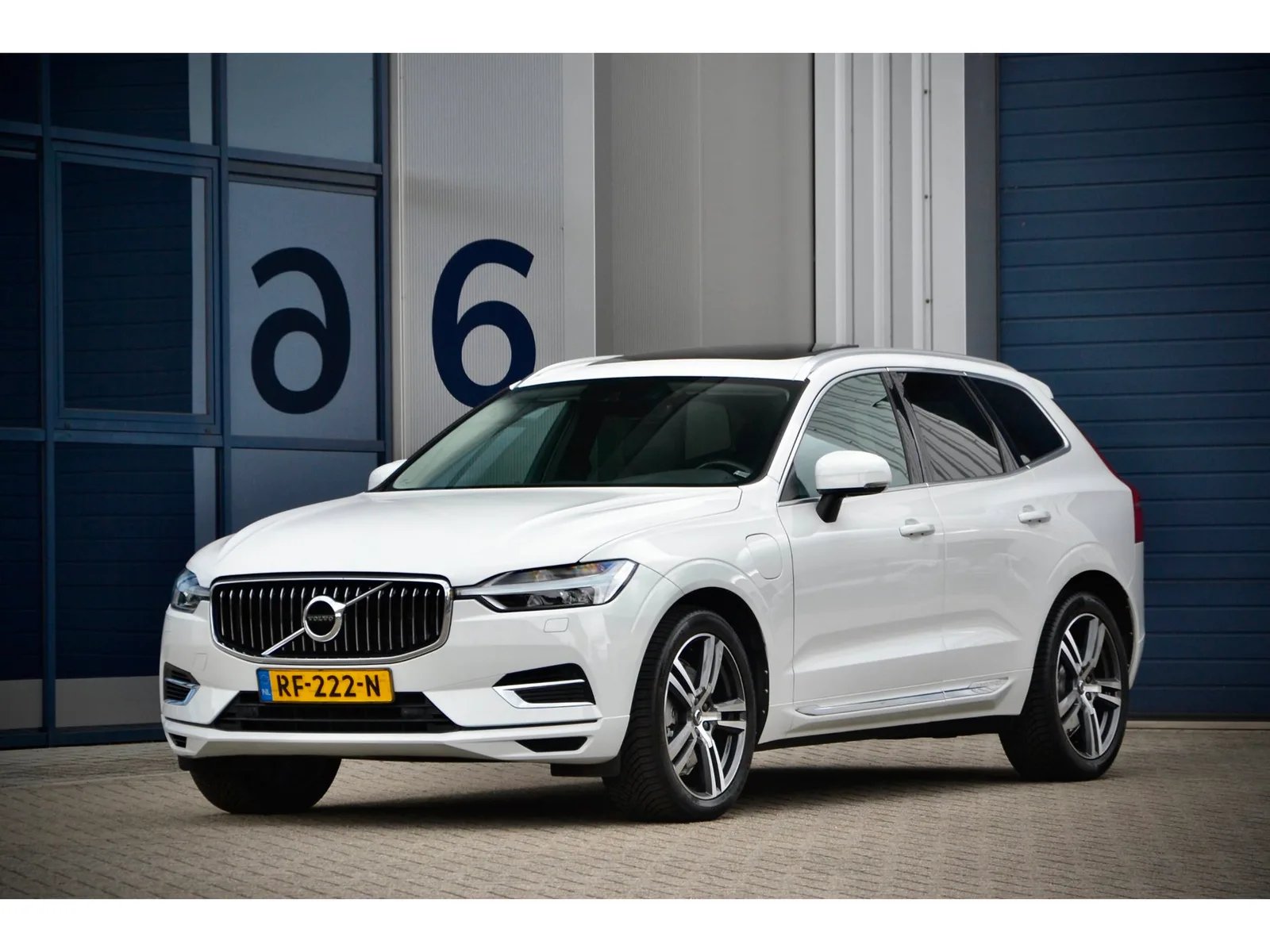 Volvo XC60 (2017) — foto 1