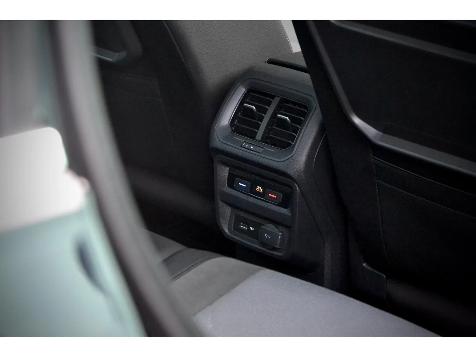 Volkswagen Tiguan (2018) — foto 1