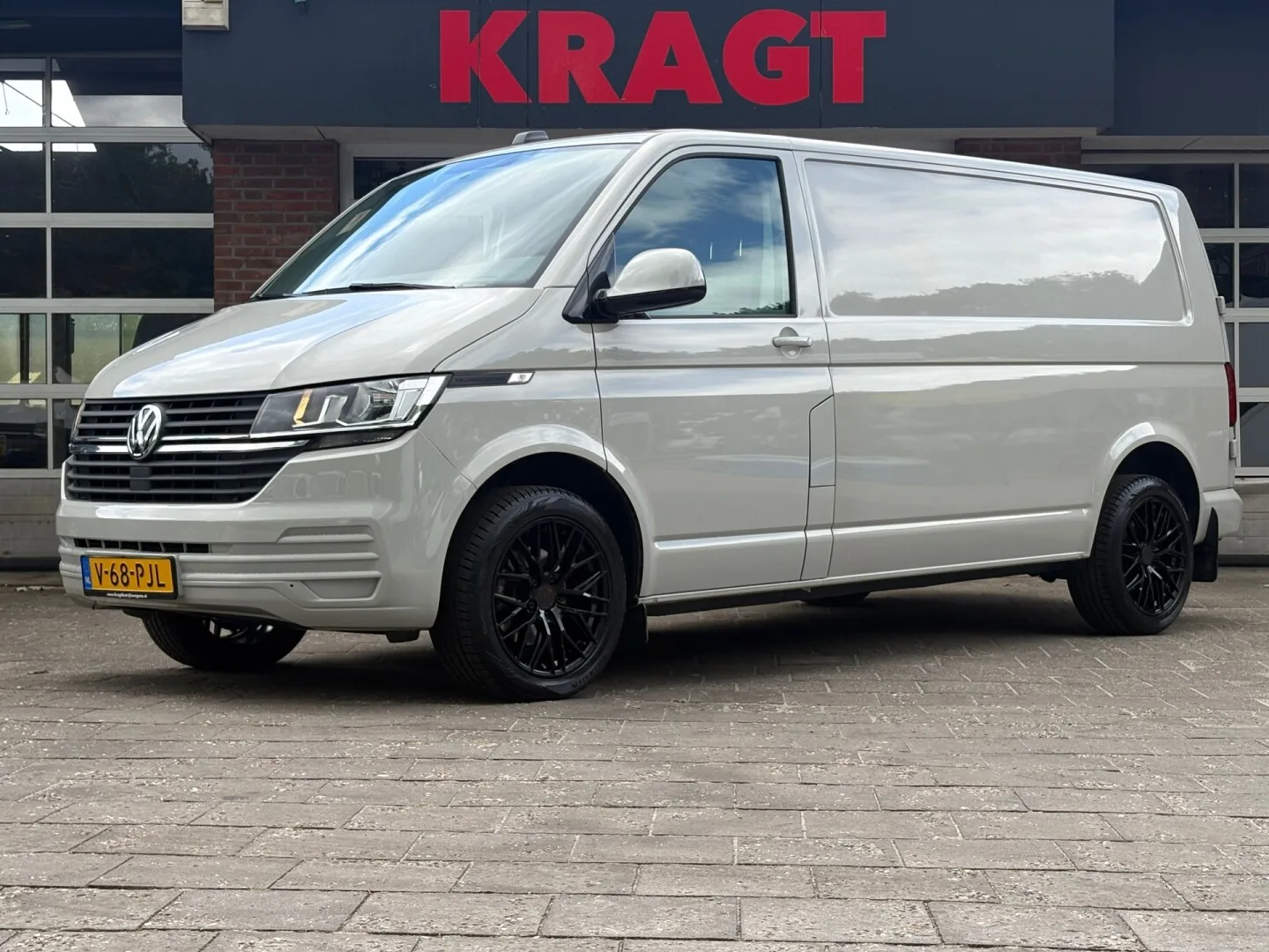 Volkswagen Transporter (2024) — foto 1