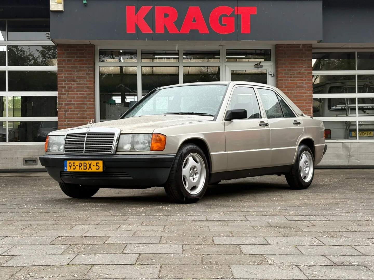 Mercedes-Benz 190-Serie (1985) — foto 1
