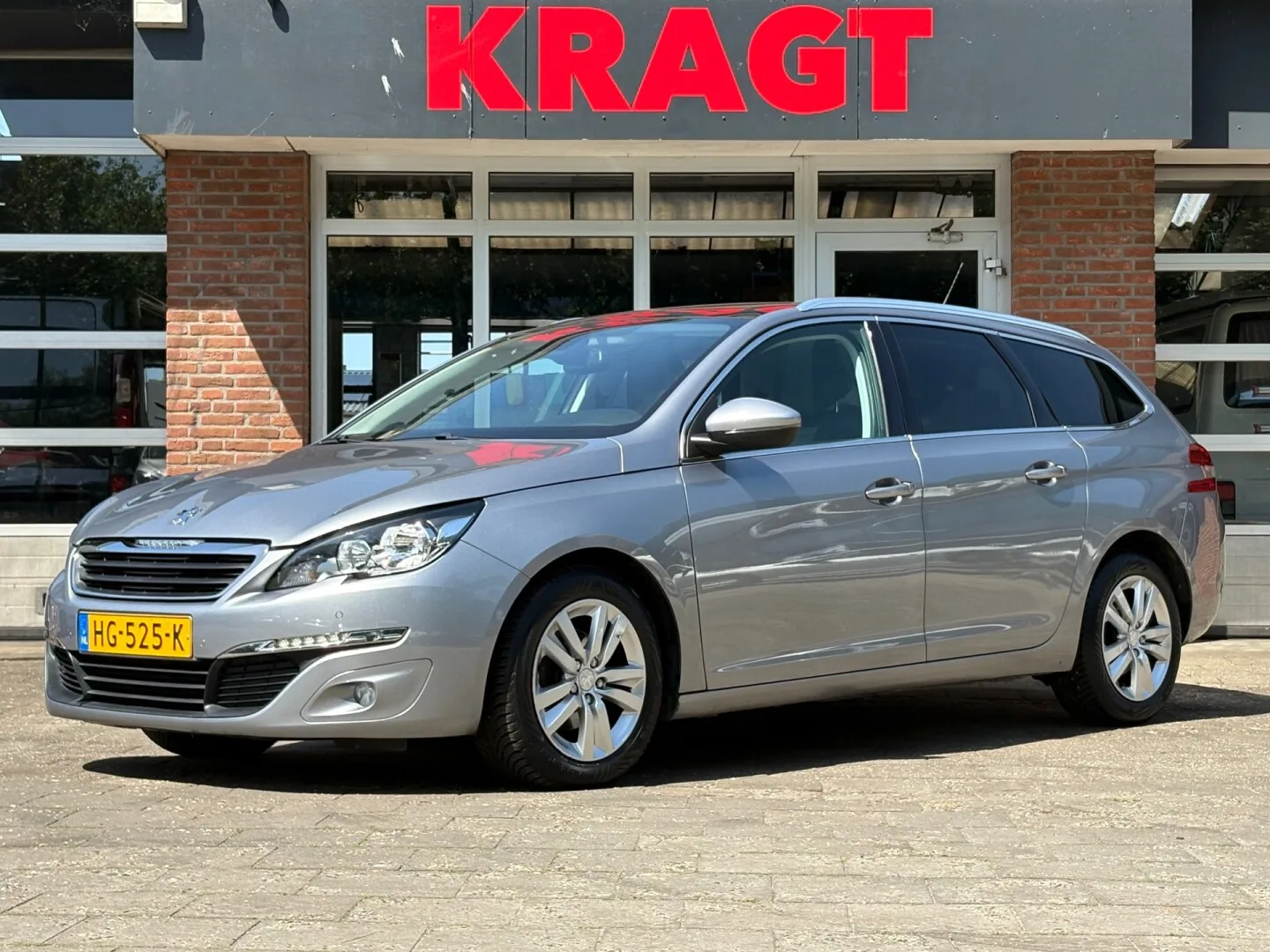 Peugeot 308 (2015) — foto 1