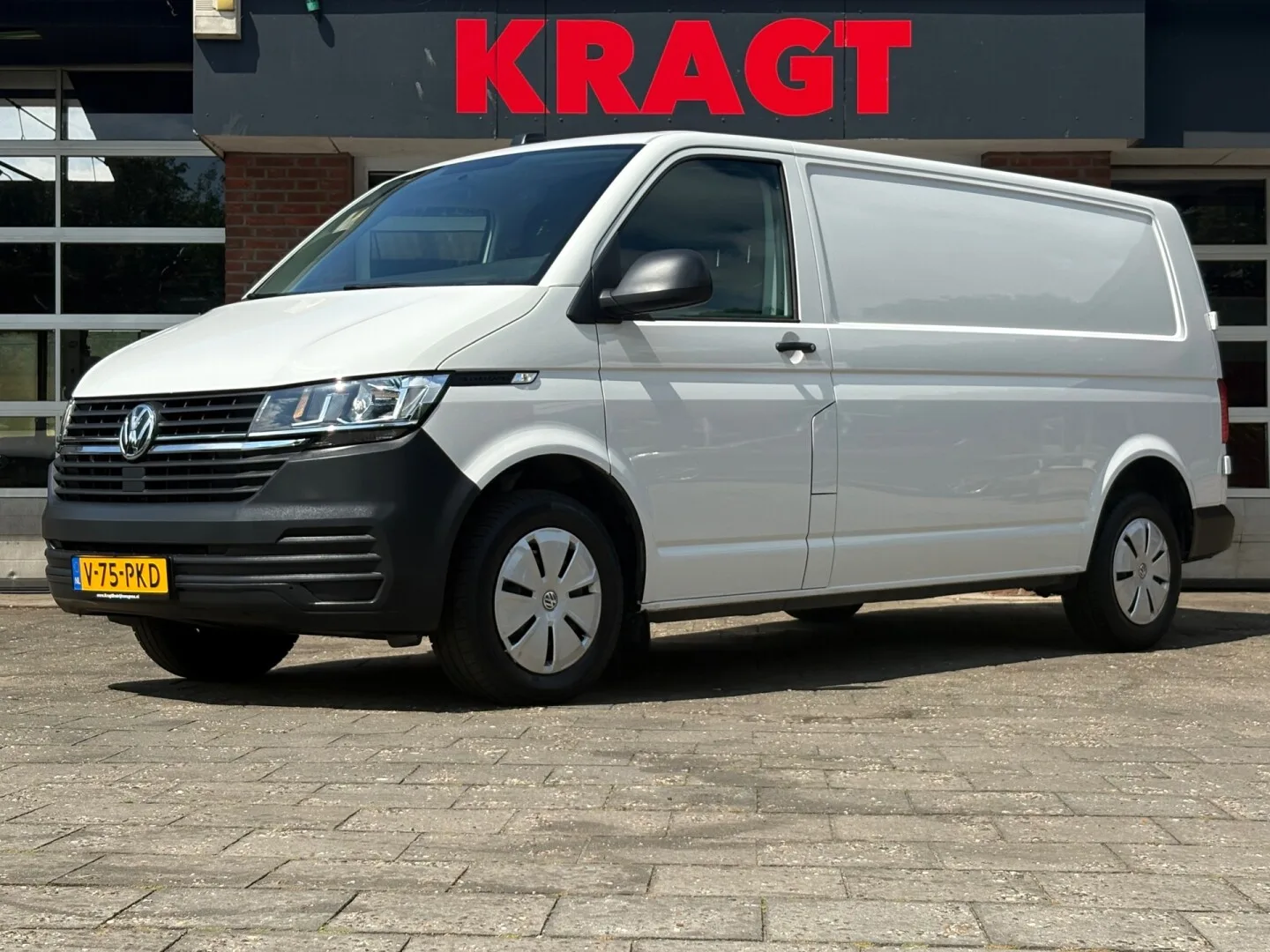 Volkswagen Transporter (2024) — foto 1