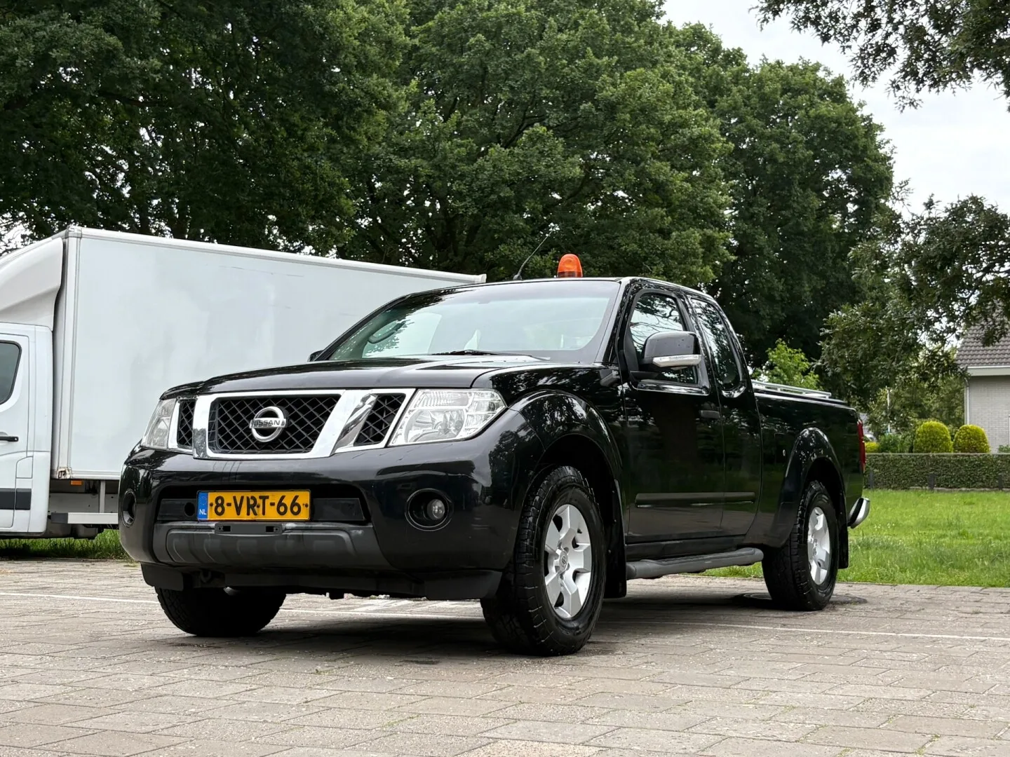 Nissan Navara (2011) — foto 1