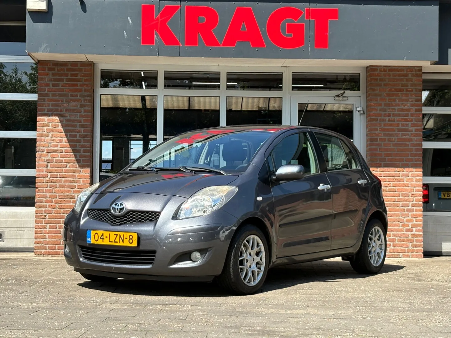 Toyota Yaris (2010) — foto 1