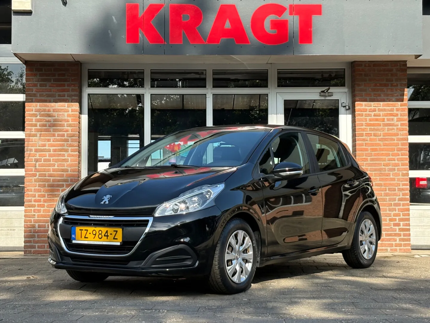 Peugeot 208 (2018) — foto 1