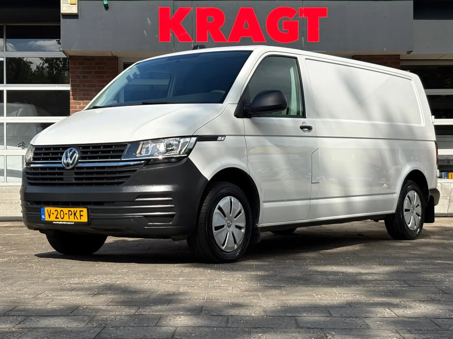 Volkswagen Transporter (2024) — foto 1