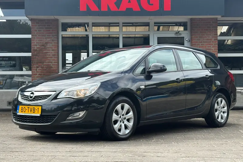 Opel Astra (2012)
