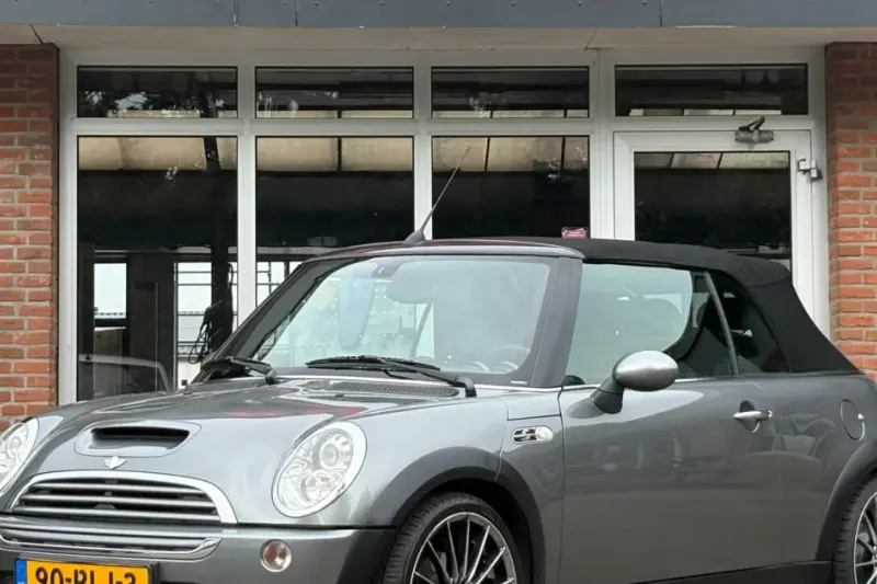 MINI Cooper (2005)