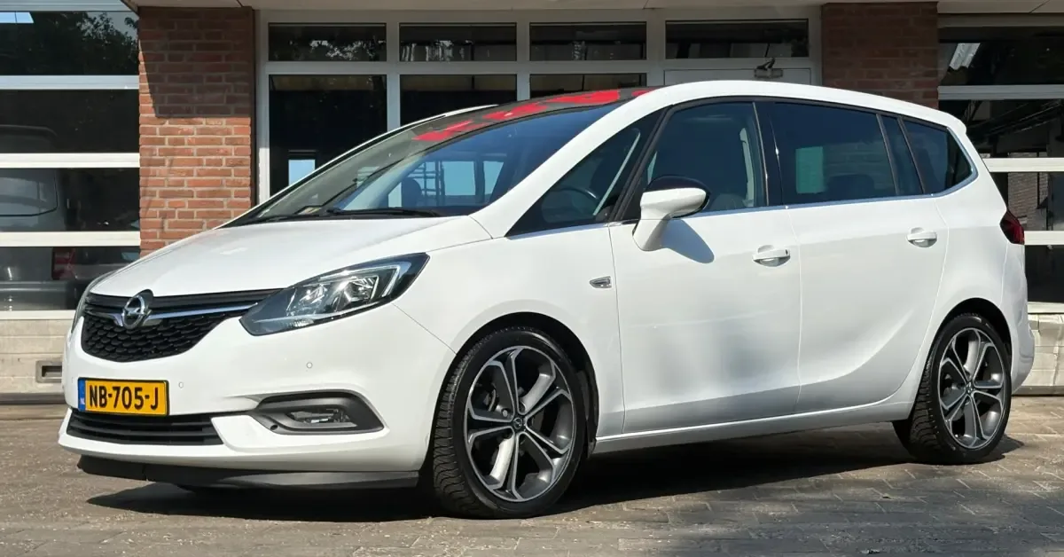 Opel Zafira (2017) — foto 1