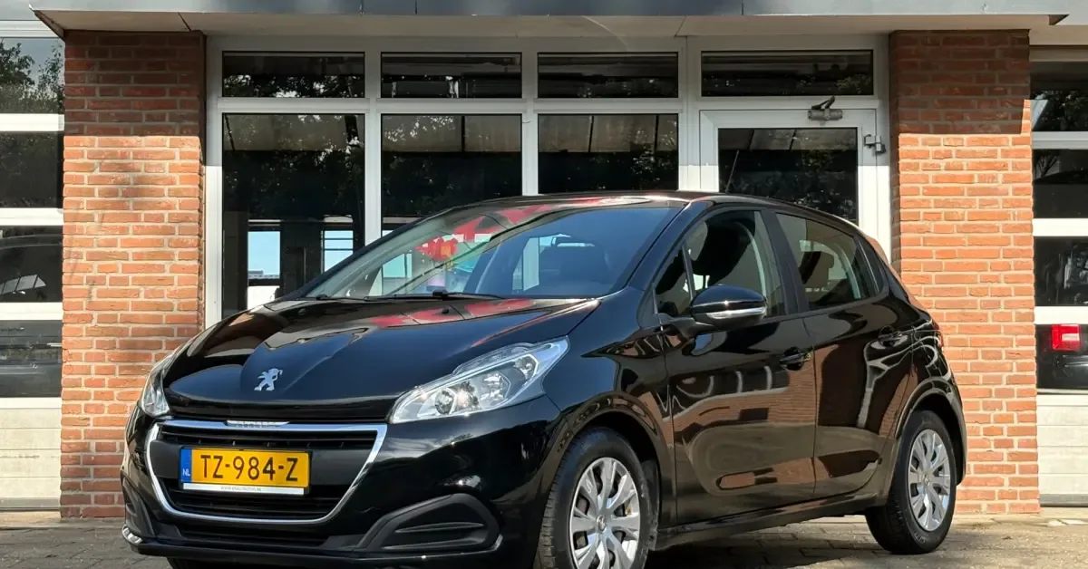 Peugeot 208 (2018) — foto 1