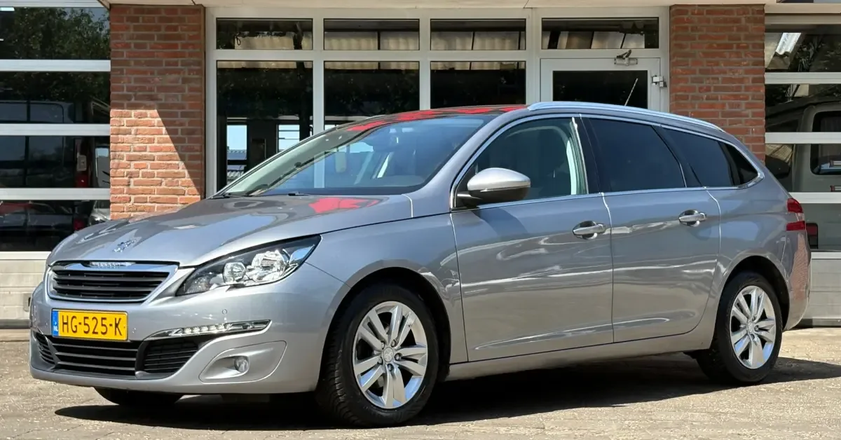 Peugeot 308 (2015) — foto 1