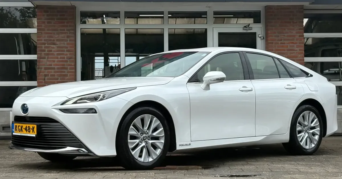 Toyota Mirai (2021) — foto 1