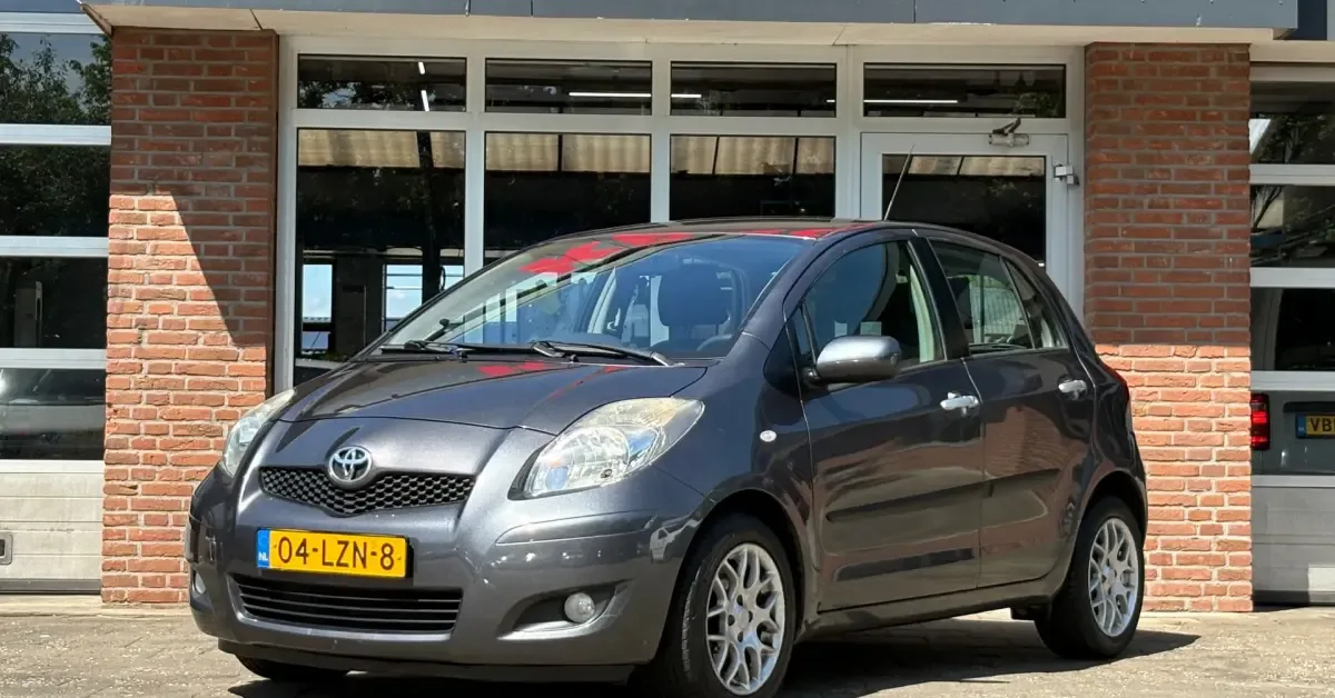 Toyota Yaris (2010) — foto 1