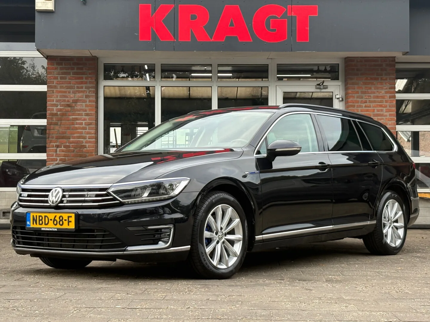 Volkswagen Passat (2016) — foto 1