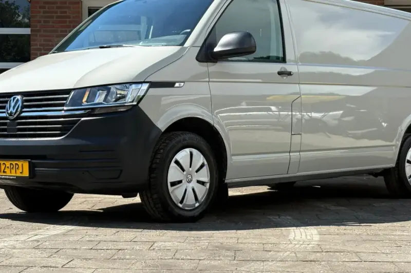 Volkswagen Transporter (2024)