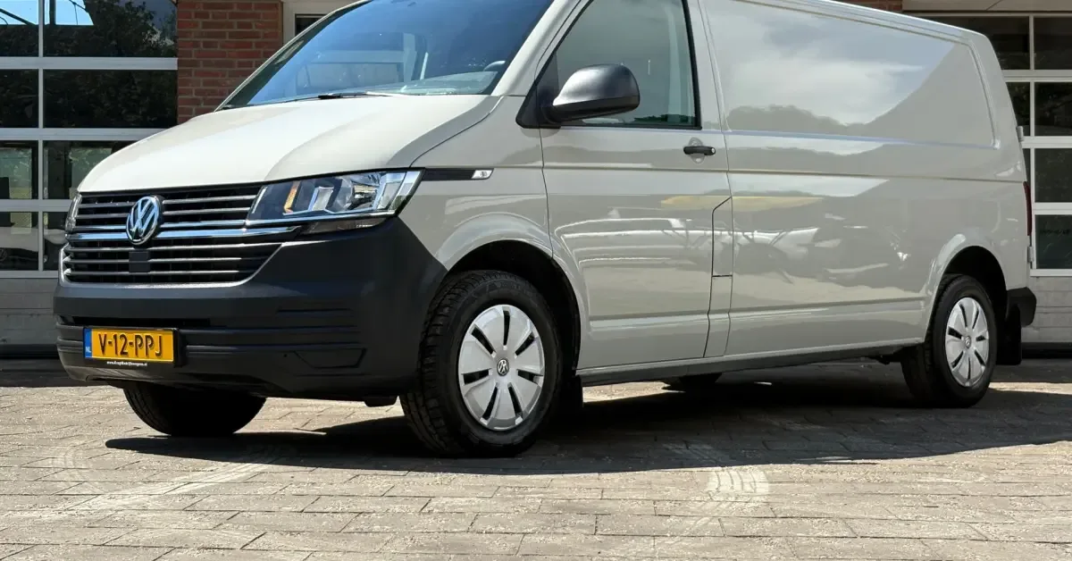 Volkswagen Transporter (2024) — foto 1